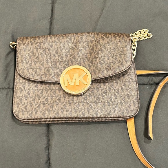 Micheal Kors Fulton Logo Crossbody Bag - Picture 6 of 6